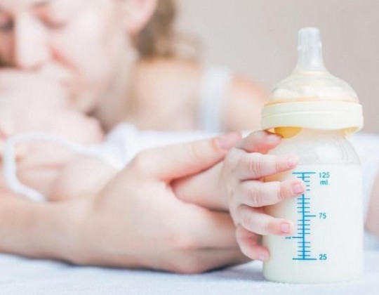 5 điều mẹ cần lưu ý khi lựa chọn sữa công thức cho trẻ từ 0 - 6 tháng tuổi