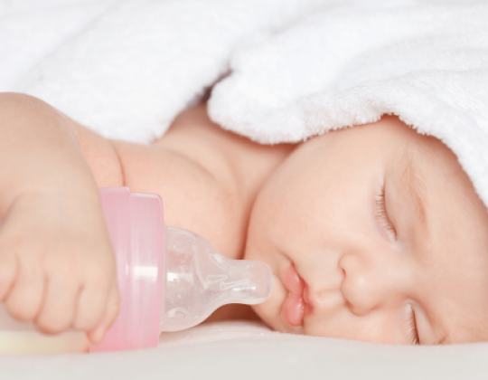 Mách mẹ cách chọn sữa tăng cân nhanh cho trẻ sơ sinh