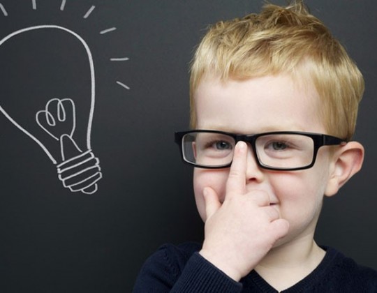Cùng mẹ nắm chắc các bí kíp chọn sữa phát triển trí não cho bé 5 tuổi