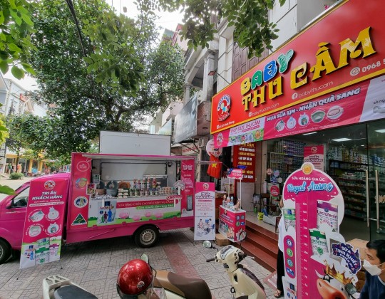 Trade & Show – Món quà Sữa Hoàng Gia Royal Ausnz dành tặng khách hàng đối tác chiến lược - Shop Baby Thu Cầm