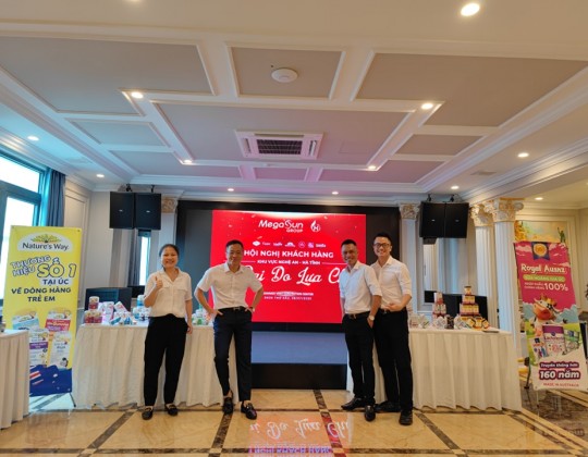 Hội nghị khách hàng khu vực Nghệ An - Hà Tĩnh với chủ đề "Vĩ đại do lựa chọn"