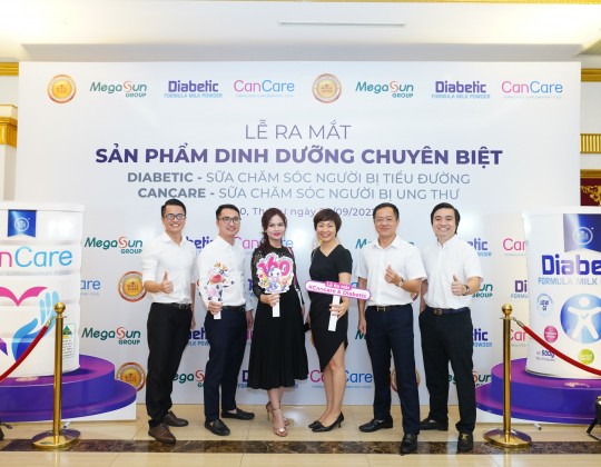 Sữa Hoàng Gia Úc Royal Ausnz chính thức ra mắt hai sản phẩm sữa mới