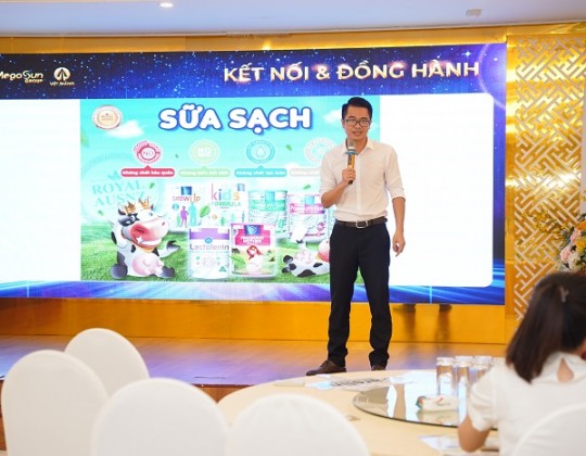 Sữa Hoàng Gia vinh dự góp mặt tại hội thảo "Kết nối và đồng hành" của Megasun Group
